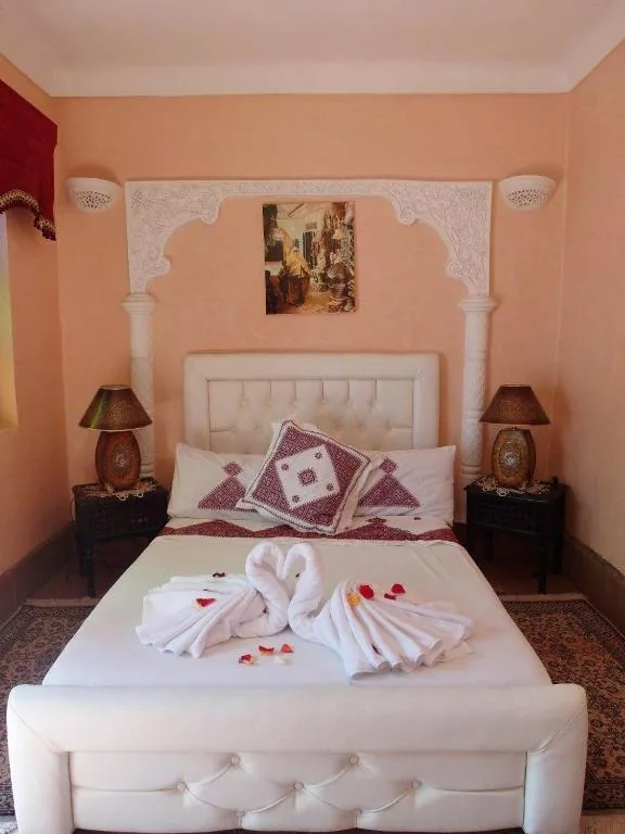 Double or Twin Room with Private Bathroom — Riad Chennaoui
